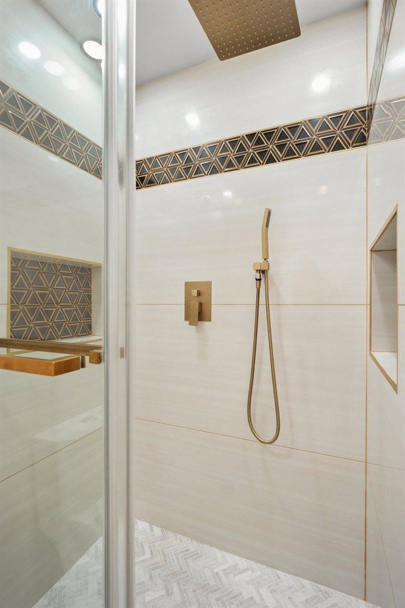 1 Deschamp, Madison, WI 53718