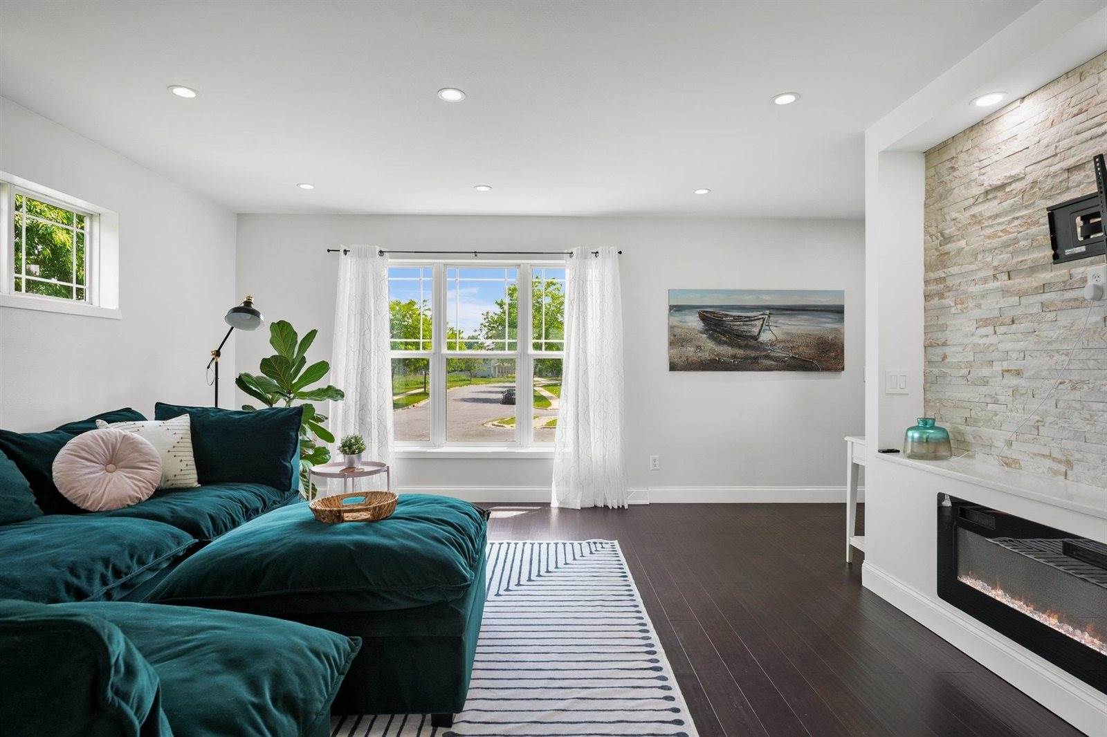 1 Deschamp, Madison, WI 53718