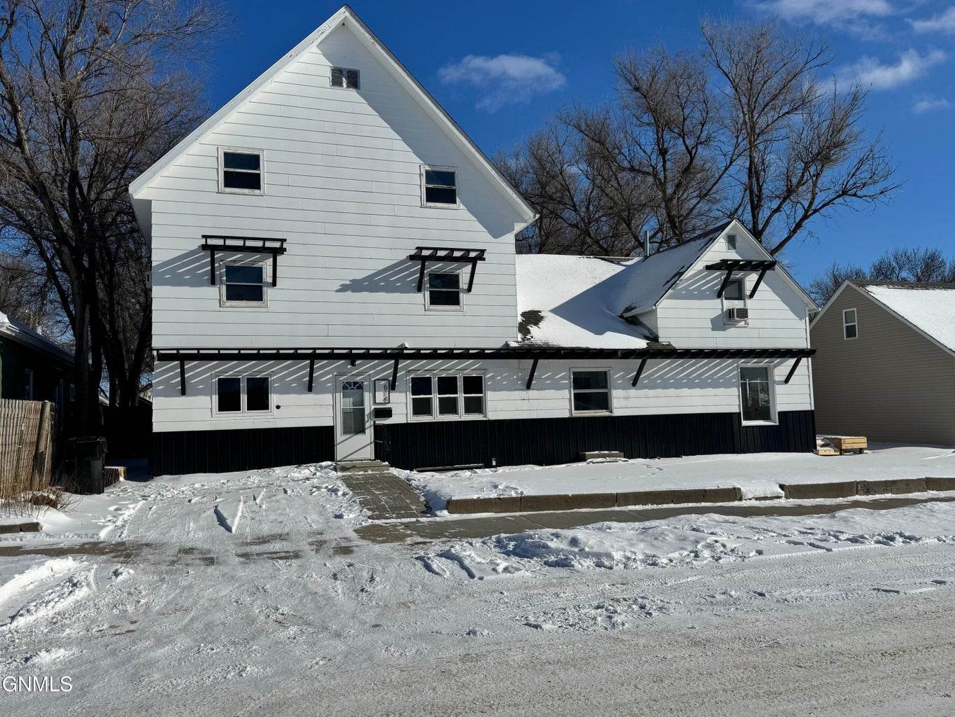 614 3rd Ave W, Williston, ND 58801
