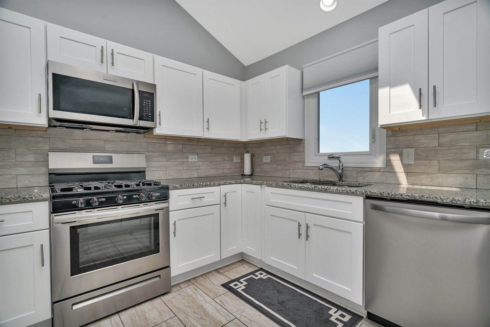 2825 Centurion Lane, New Lenox, IL 60451