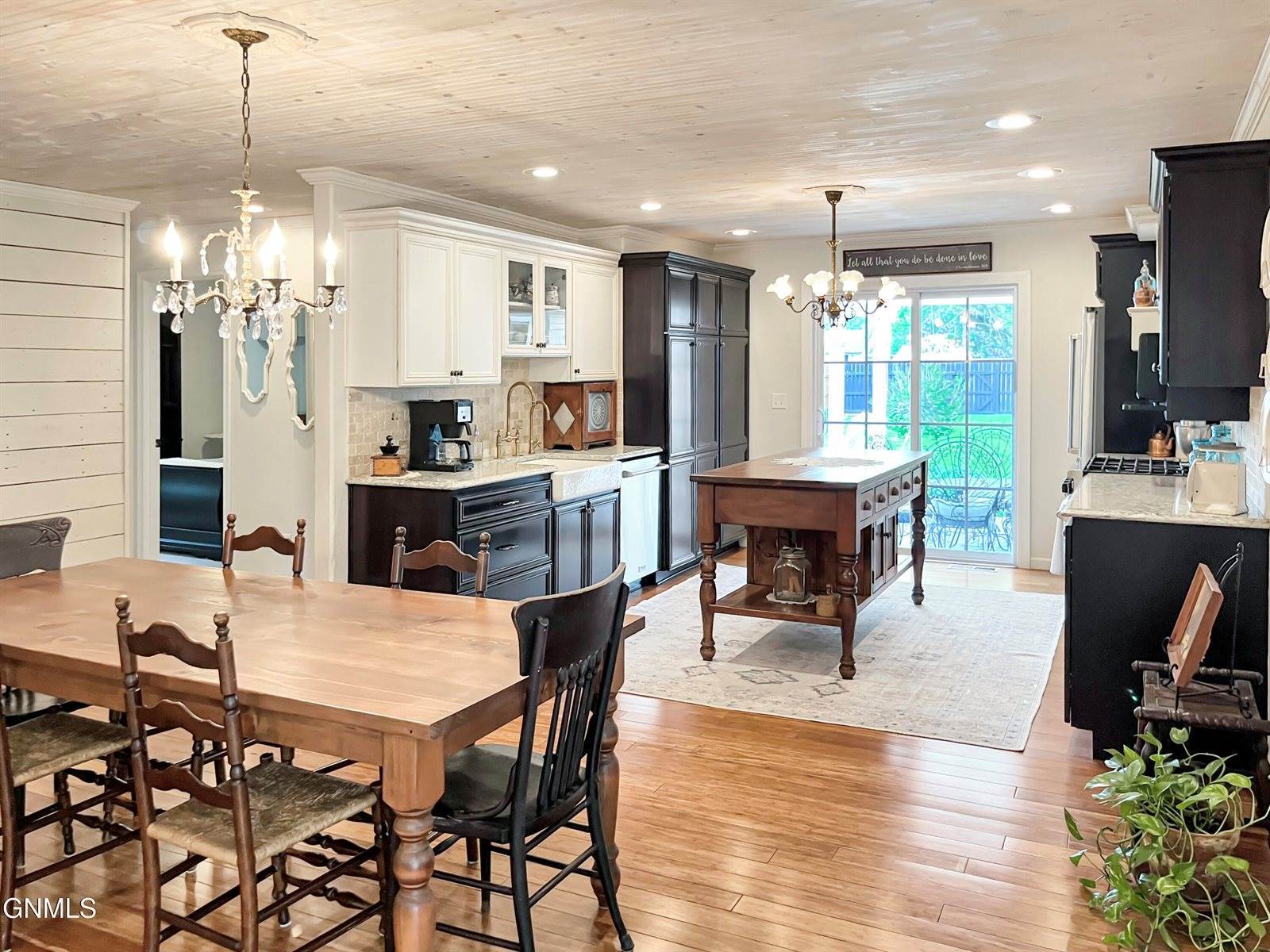 209 S Dakota Street, Tioga, ND 58852