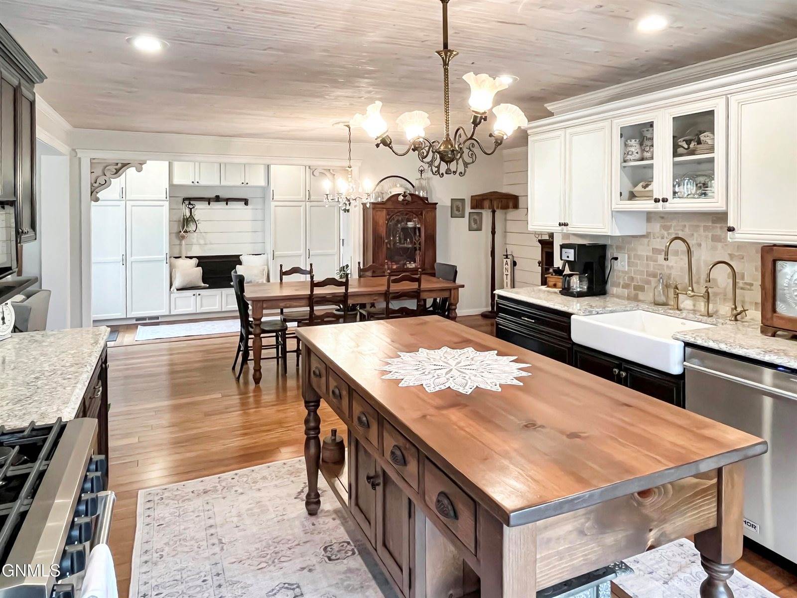 209 S Dakota Street, Tioga, ND 58852