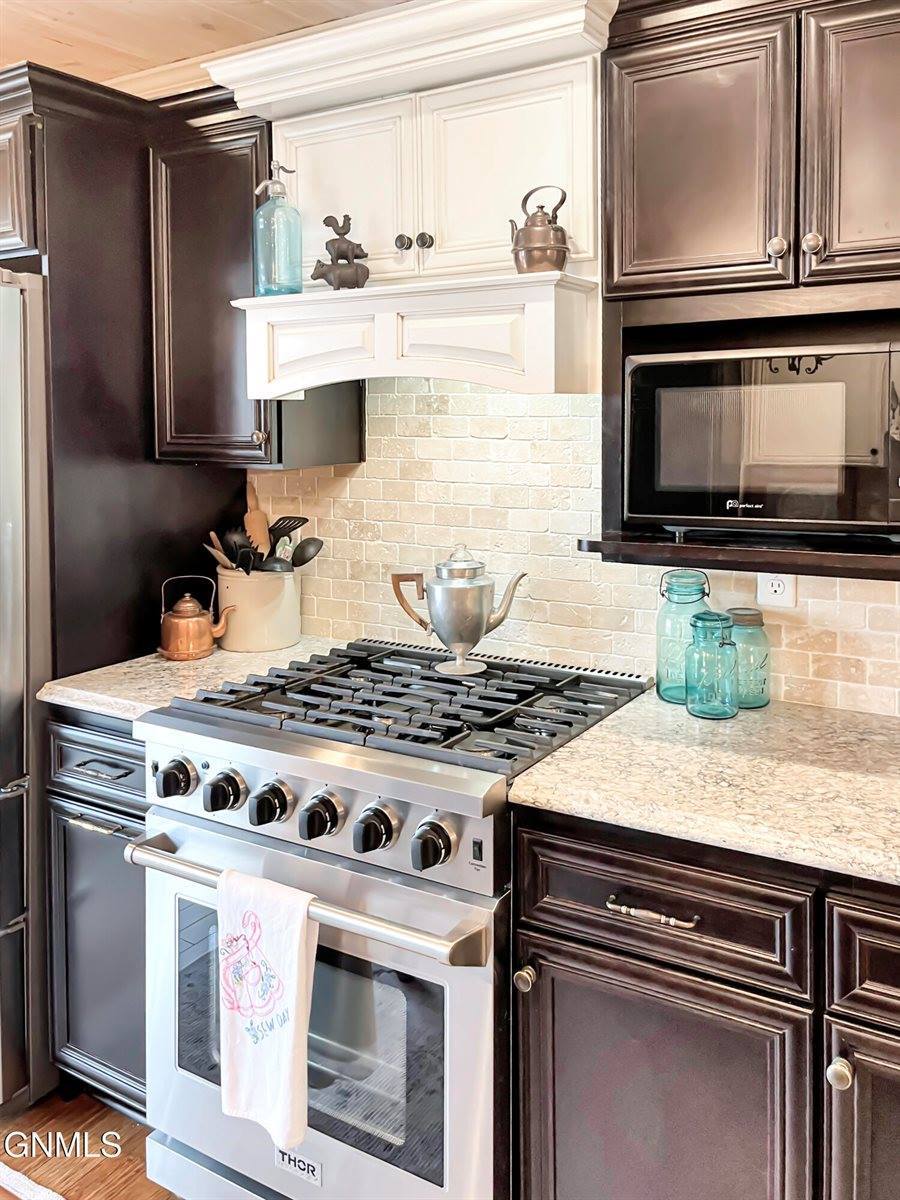 209 S Dakota Street, Tioga, ND 58852