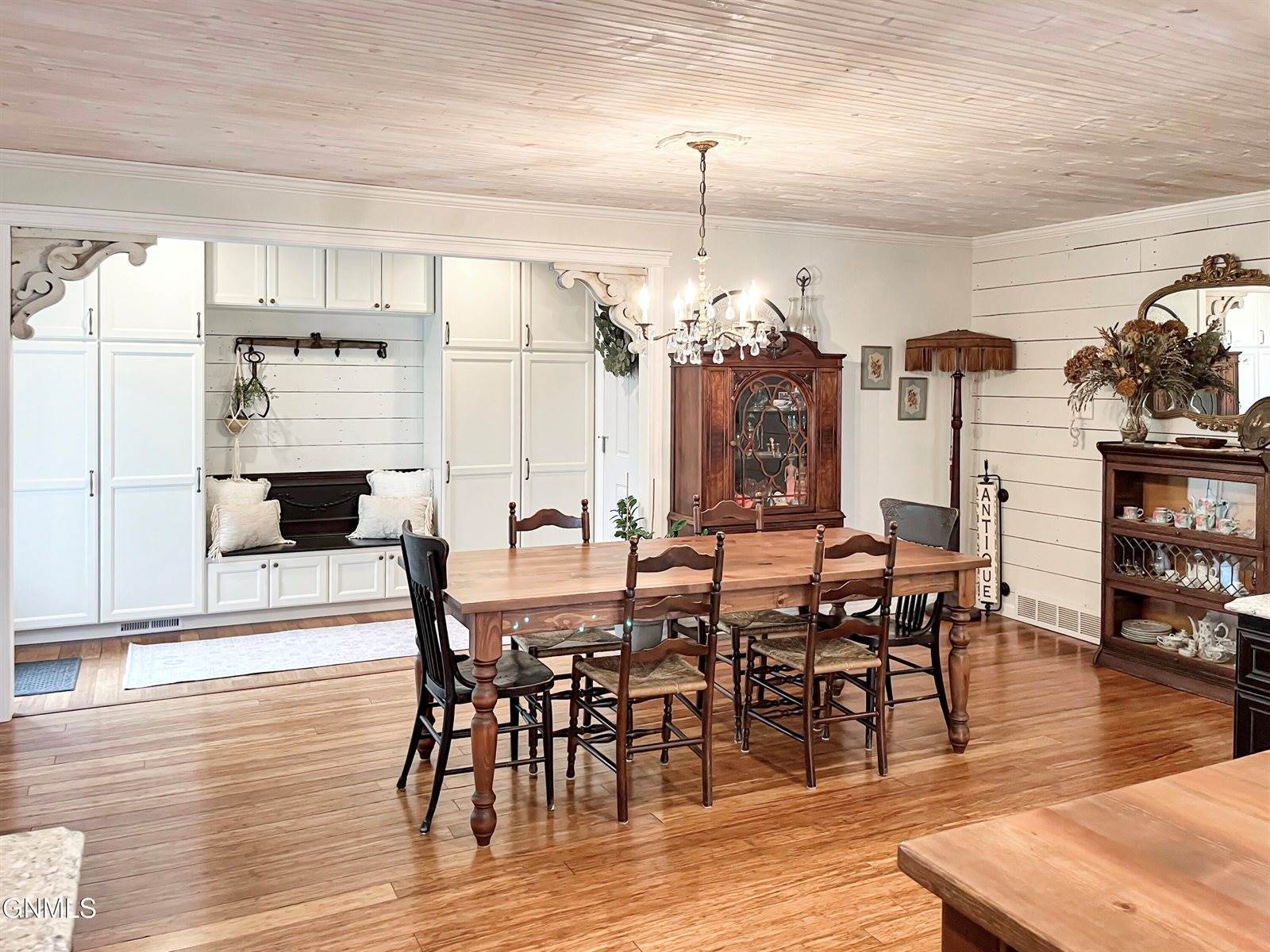 209 S Dakota Street, Tioga, ND 58852