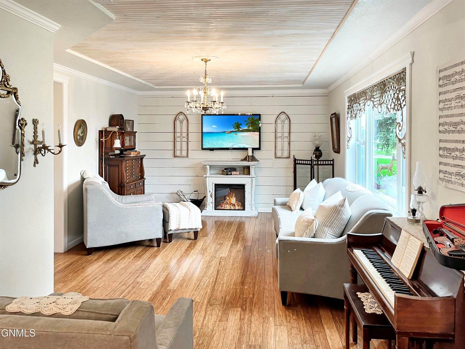 209 S Dakota Street, Tioga, ND 58852