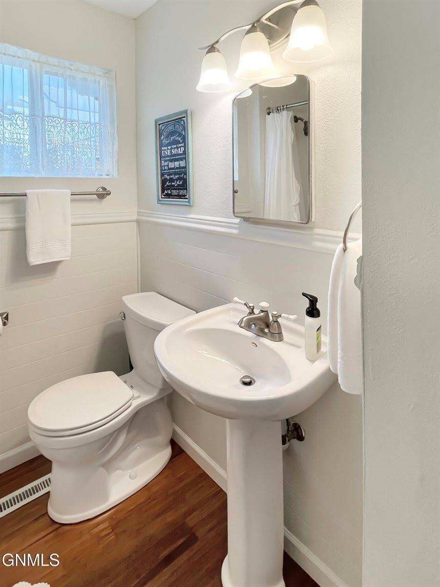 209 S Dakota Street, Tioga, ND 58852