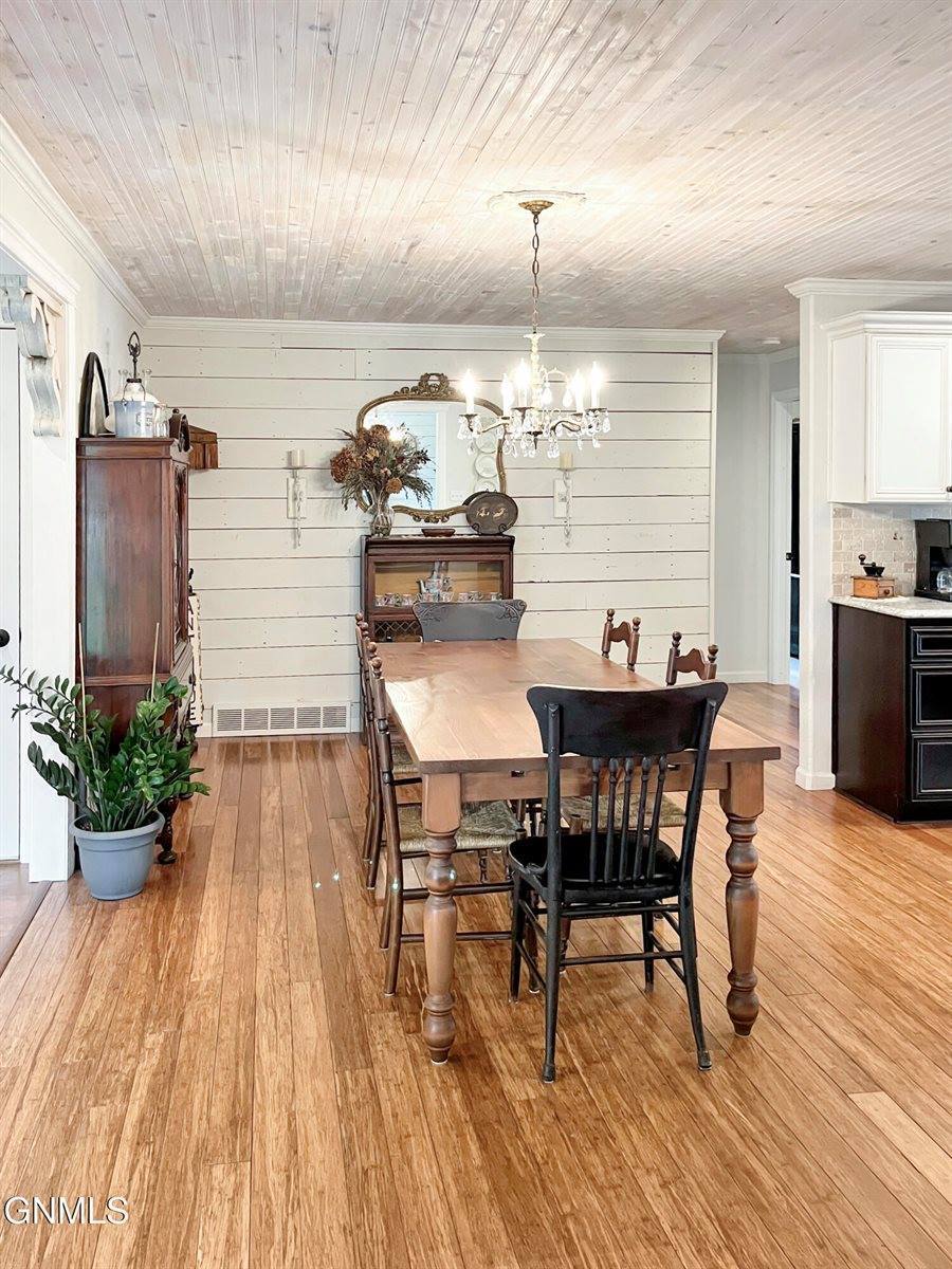 209 S Dakota Street, Tioga, ND 58852