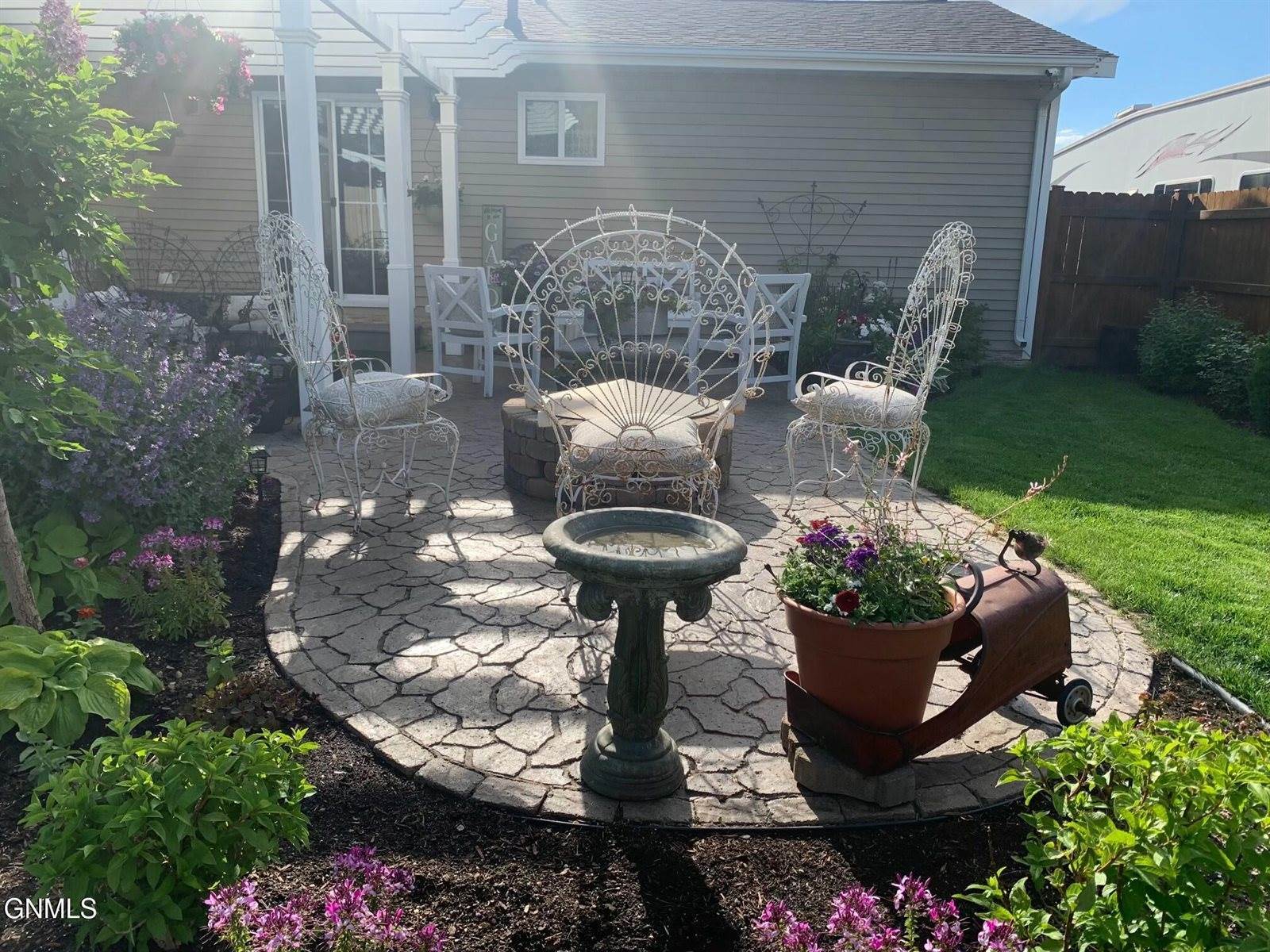 209 S Dakota Street, Tioga, ND 58852