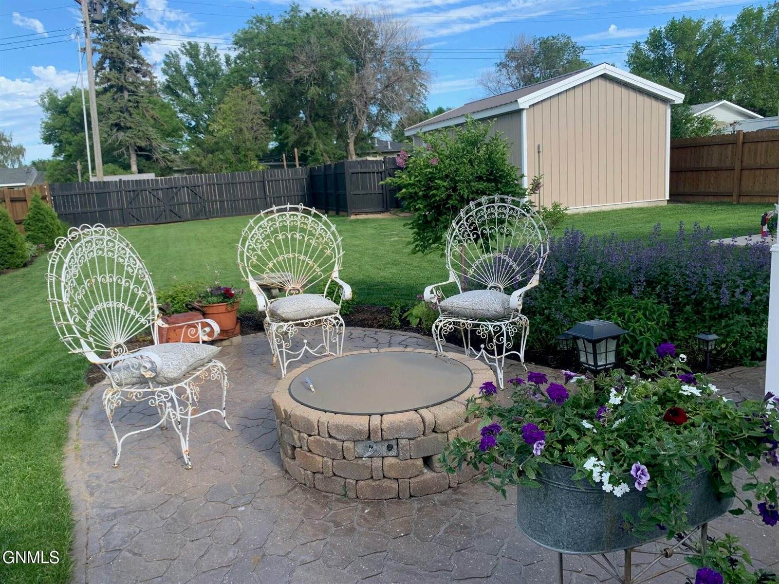 209 S Dakota Street, Tioga, ND 58852