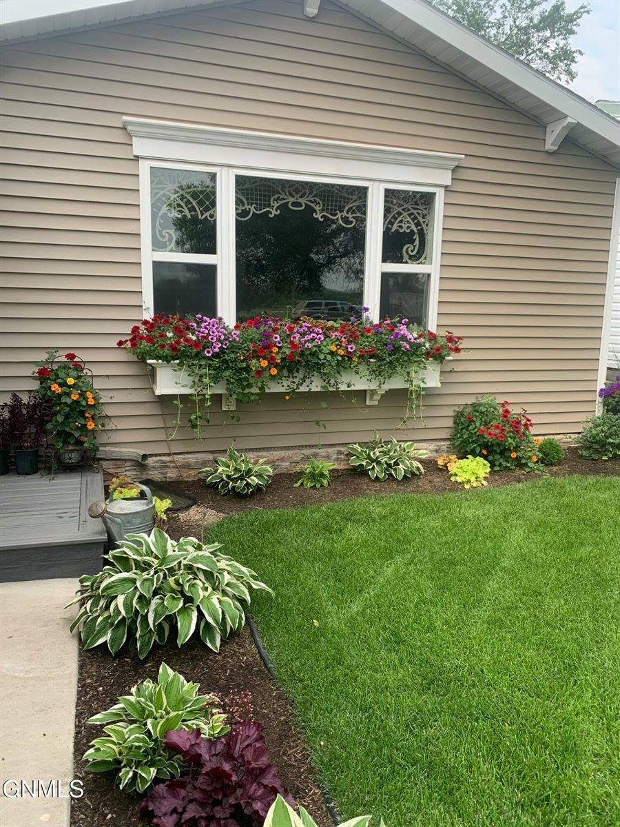 209 S Dakota Street, Tioga, ND 58852