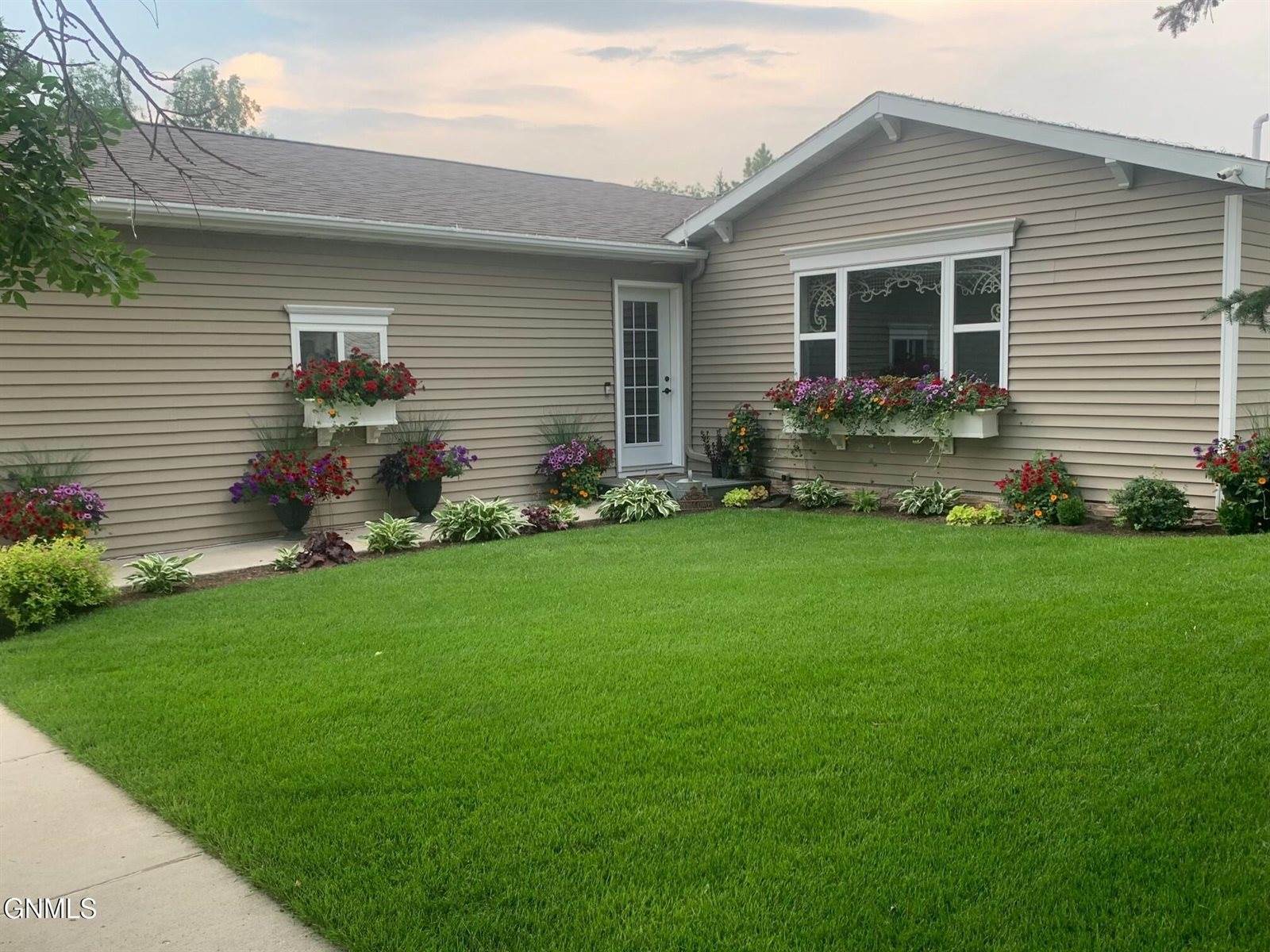 209 S Dakota Street, Tioga, ND 58852