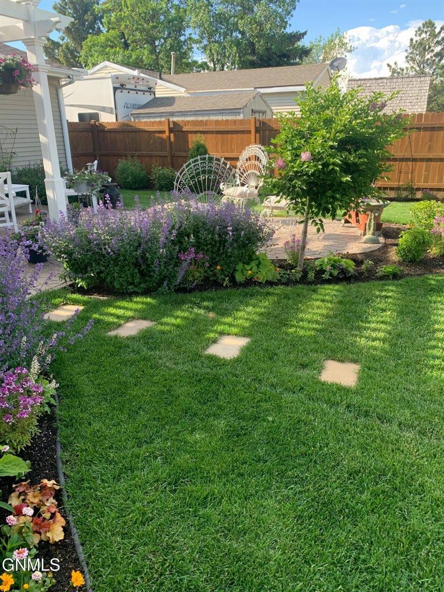 209 S Dakota Street, Tioga, ND 58852