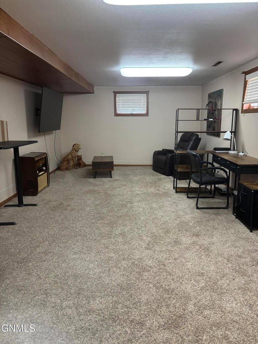 2414 15th Avenue West, Williston, ND 58801