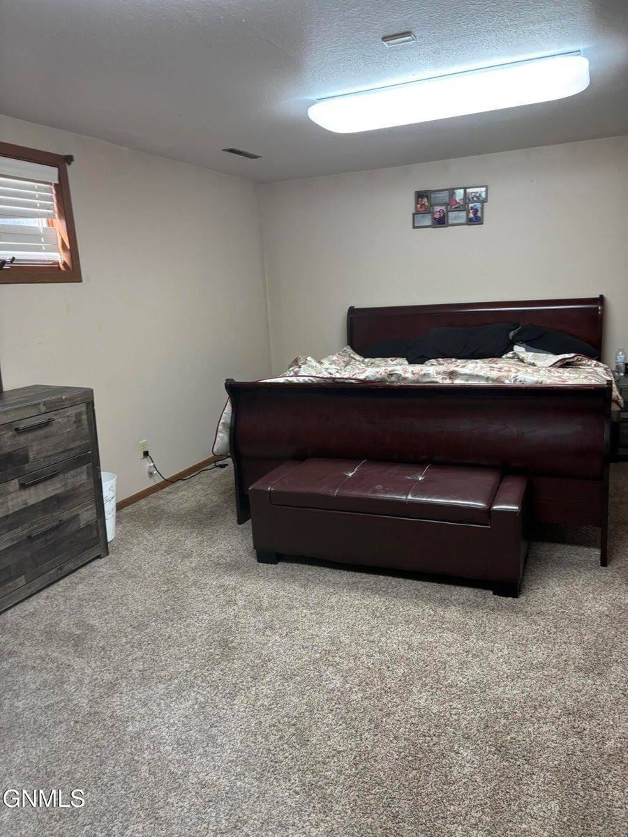 2414 15th Avenue West, Williston, ND 58801