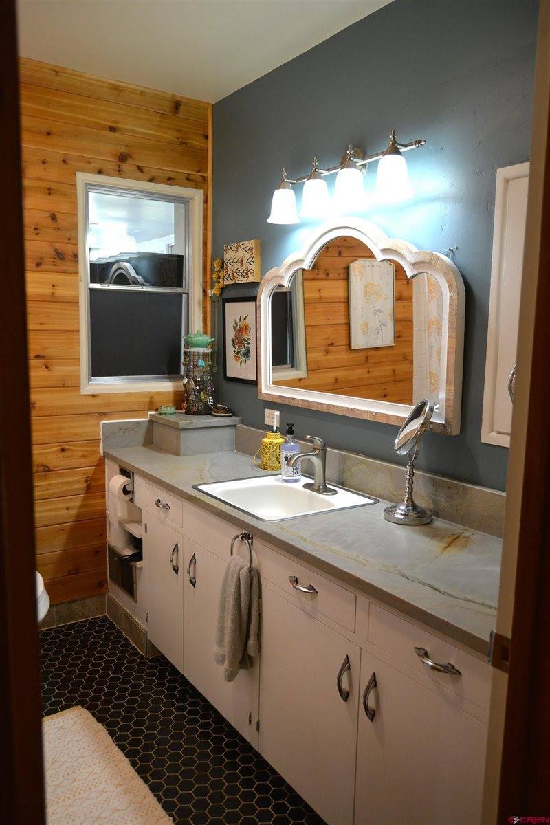 8801 2100 Road, Austin, CO 81410