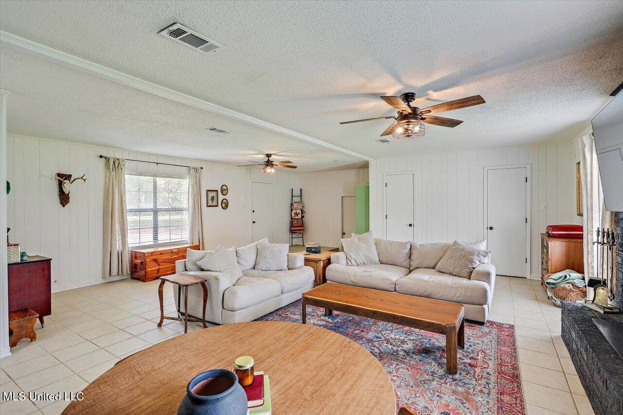 12661 Springridge Road, Terry, MS 39170