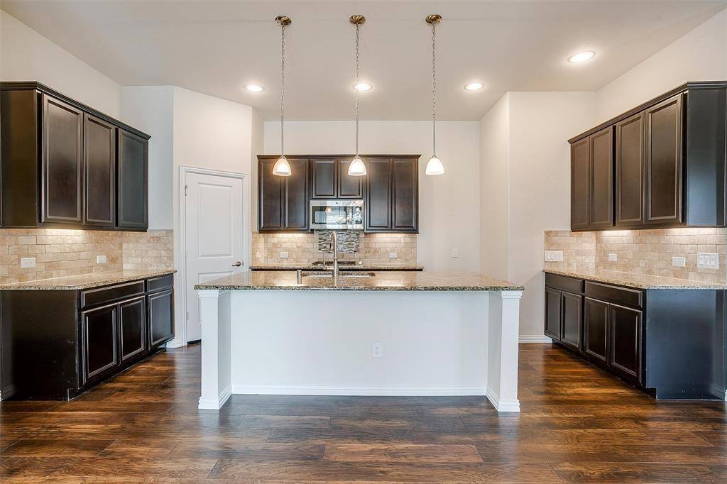 601 Mangrove Trail, Saginaw, TX 76131