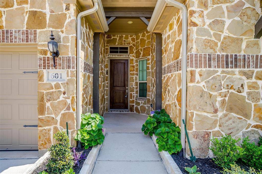 601 Mangrove Trail, Saginaw, TX 76131