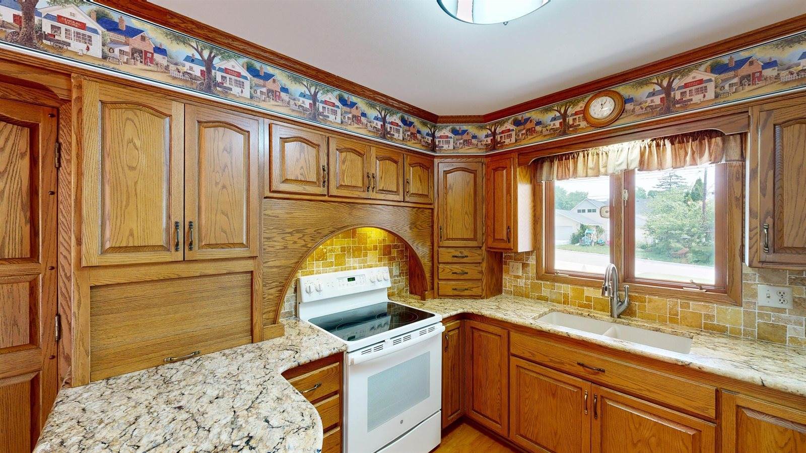 615 Nelson St, Fort Atkinson, WI 53538