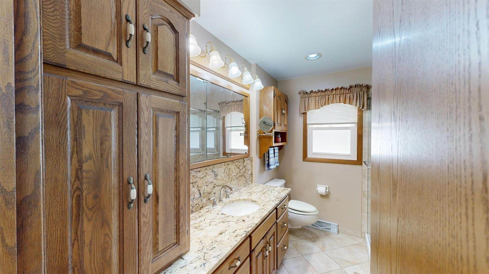 615 Nelson St, Fort Atkinson, WI 53538