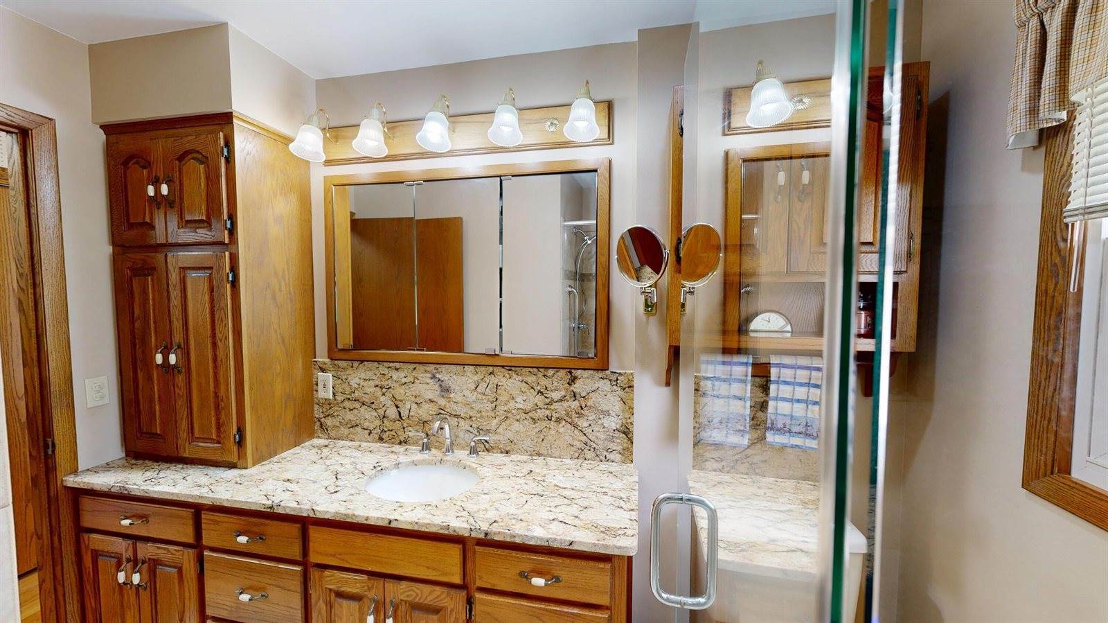 615 Nelson St, Fort Atkinson, WI 53538