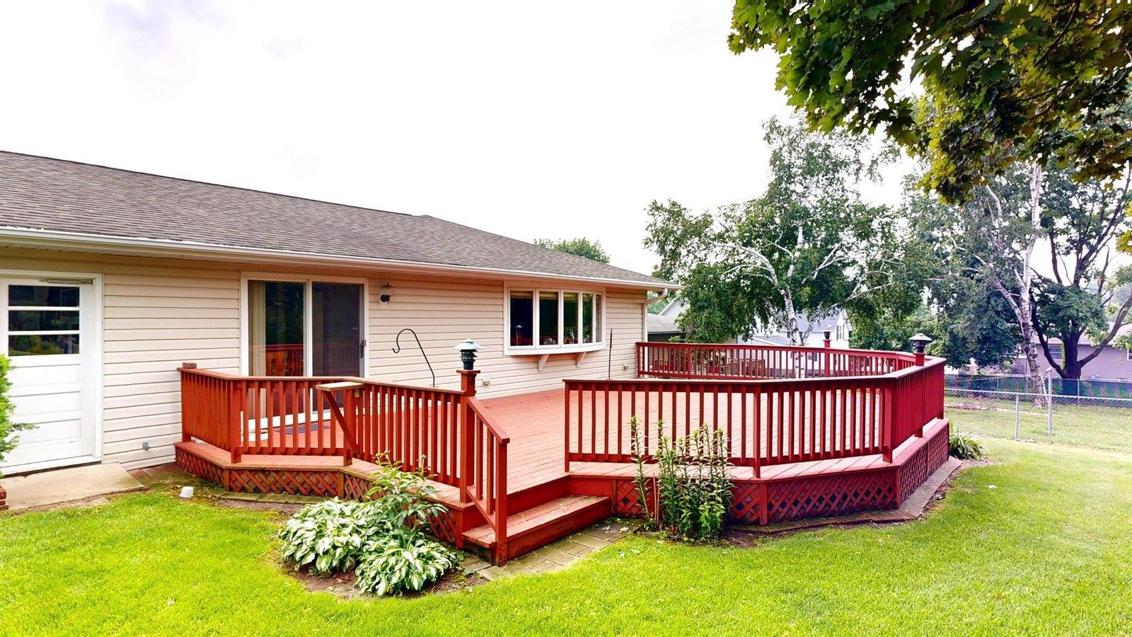 615 Nelson St, Fort Atkinson, WI 53538