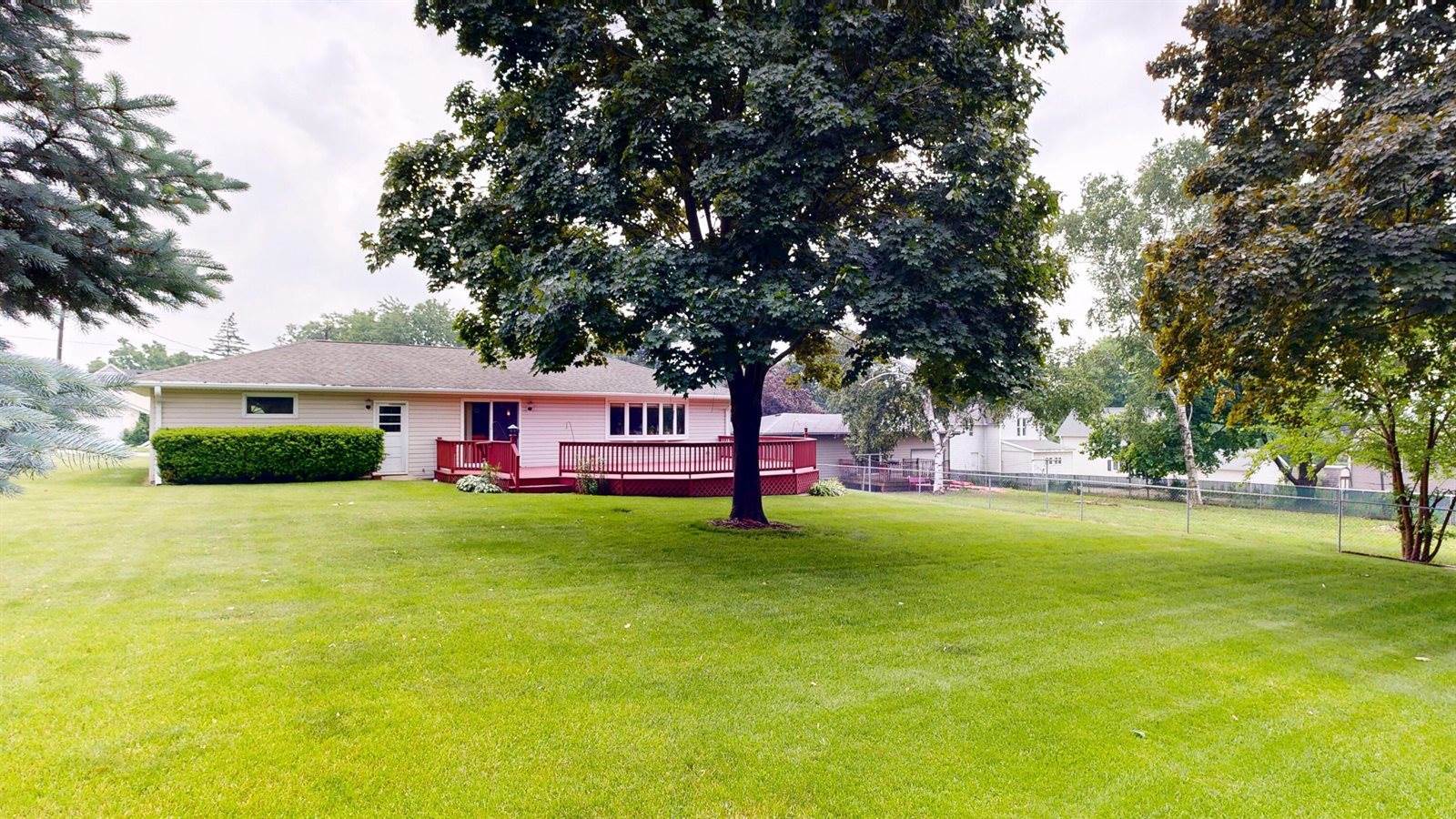 615 Nelson St, Fort Atkinson, WI 53538