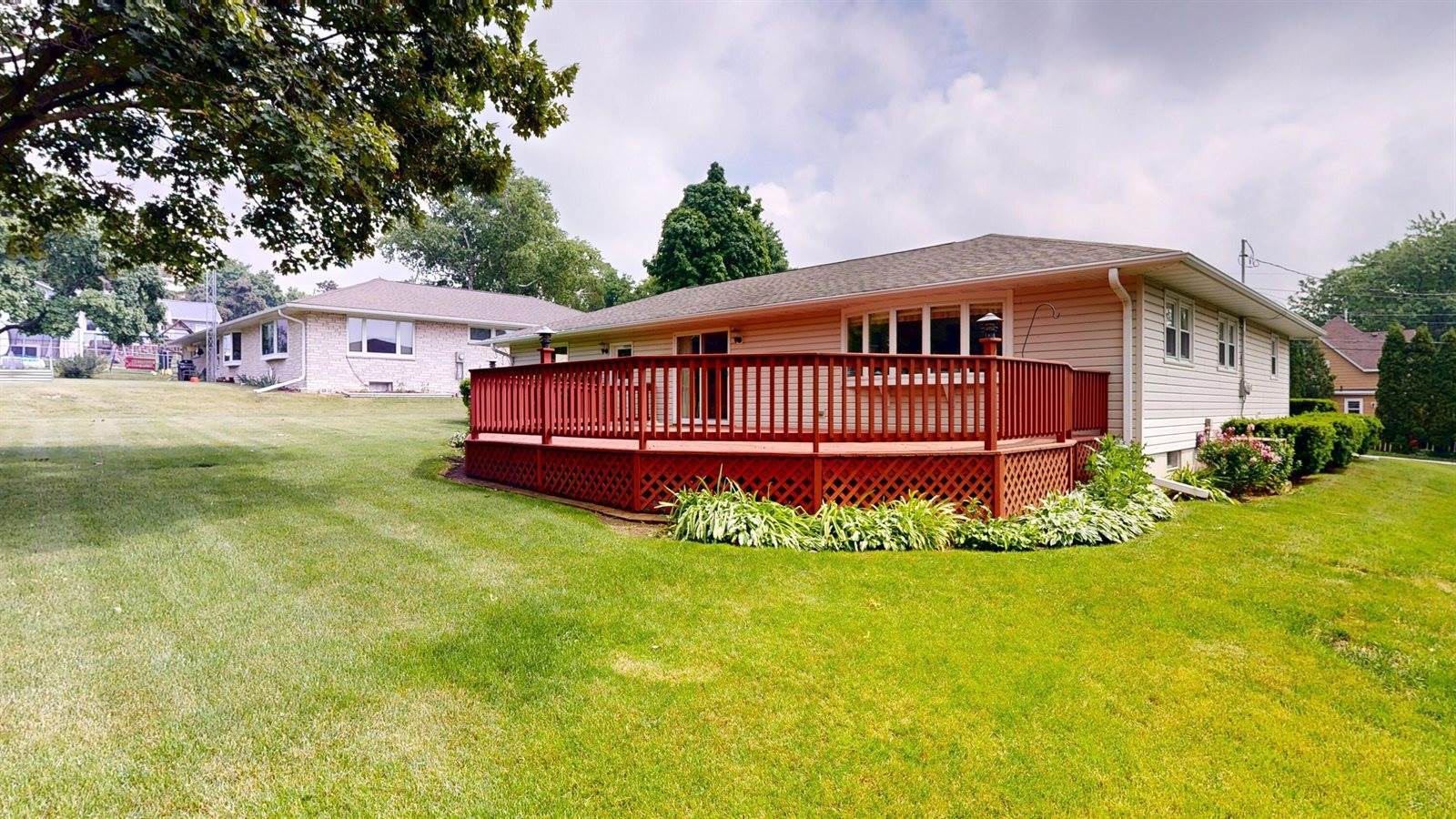 615 Nelson St, Fort Atkinson, WI 53538