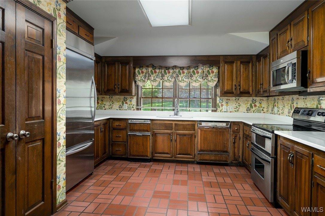 5204 Dove Creek Avenue, Northport, AL 35473