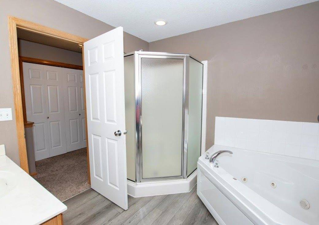 601 Orchard Hills Drive, Norwalk, IA 50211