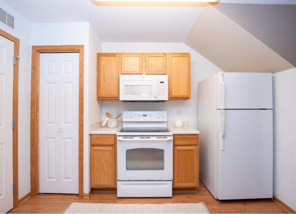 601 Orchard Hills Drive, Norwalk, IA 50211