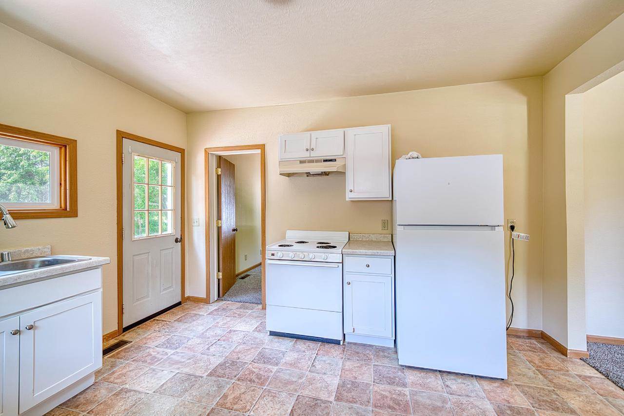 230 S Whiton St #232, Whitewater, WI 53190