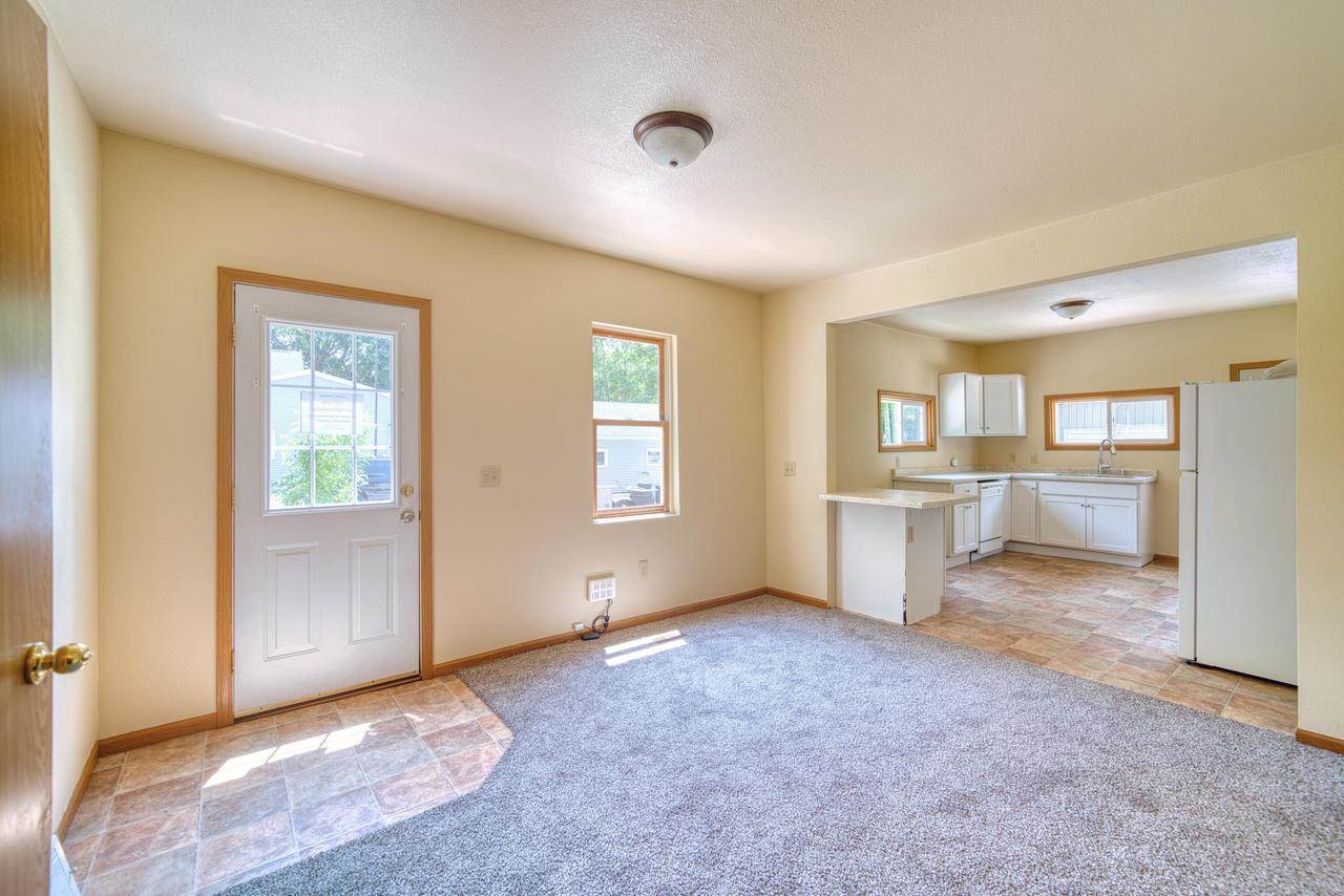 230 S Whiton St #232, Whitewater, WI 53190