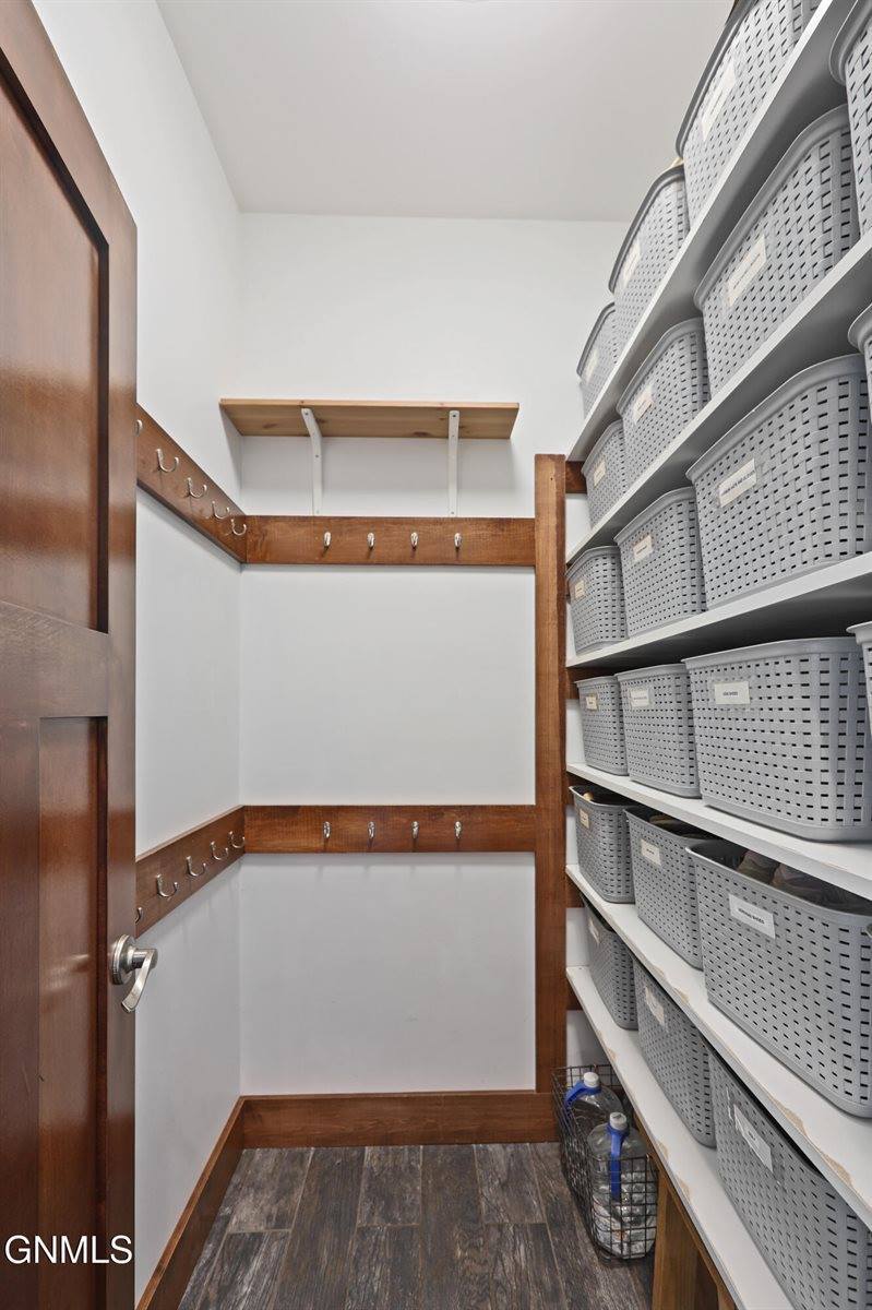 4870 132nd Drive NW, Williston, ND 58801