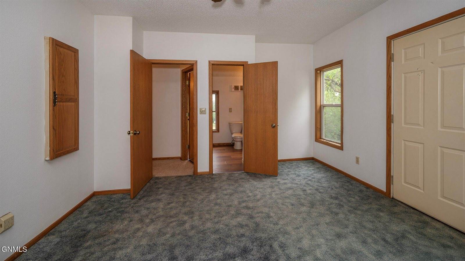 16 Front Avenue East, Menoken, ND 58558