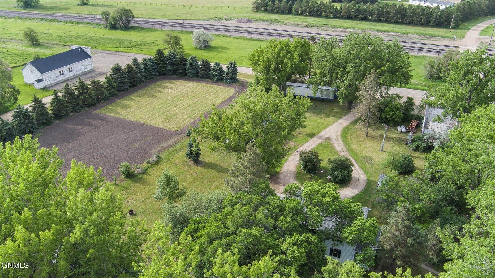 16 Front Avenue East, Menoken, ND 58558