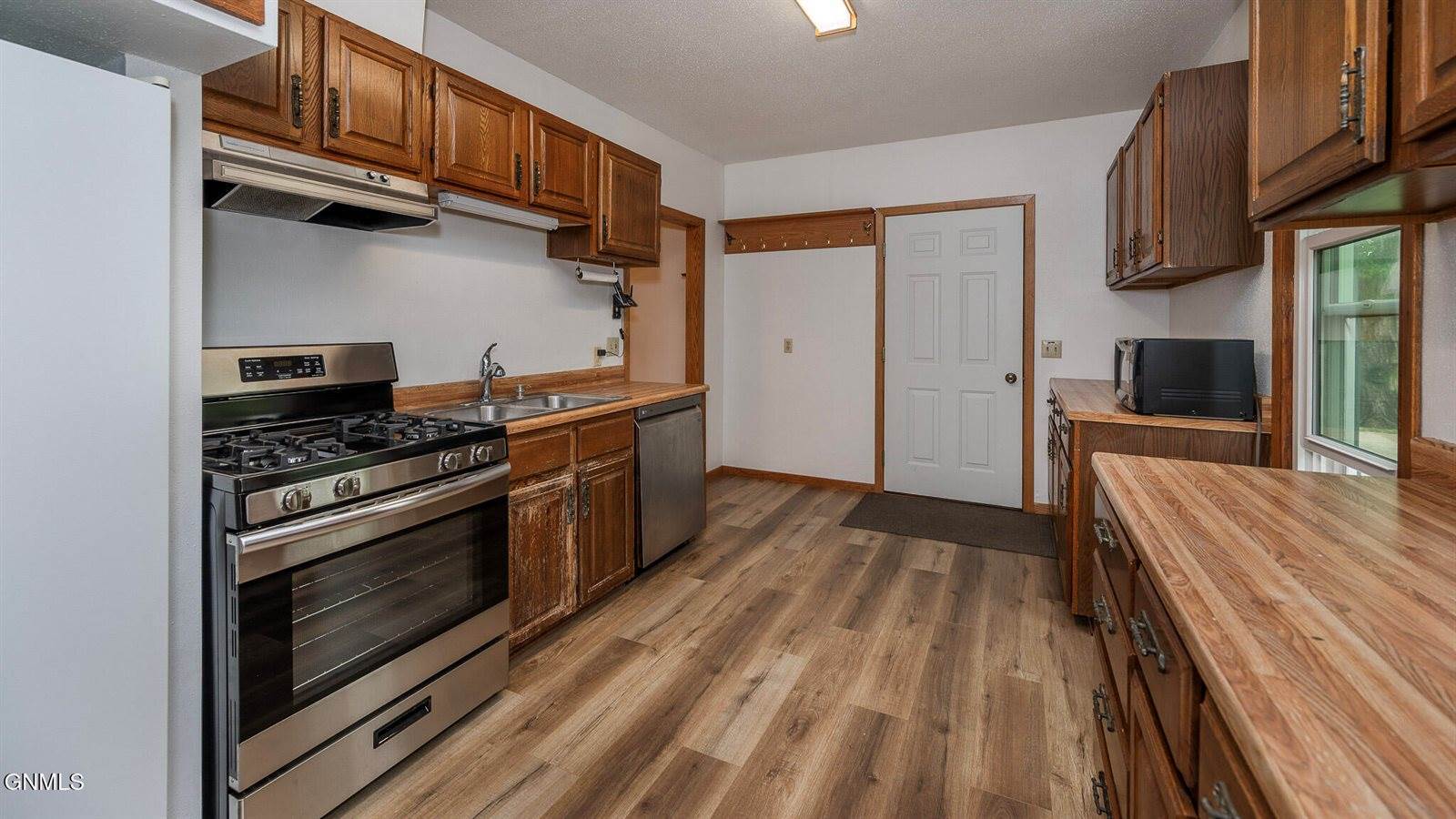 16 Front Avenue East, Menoken, ND 58558