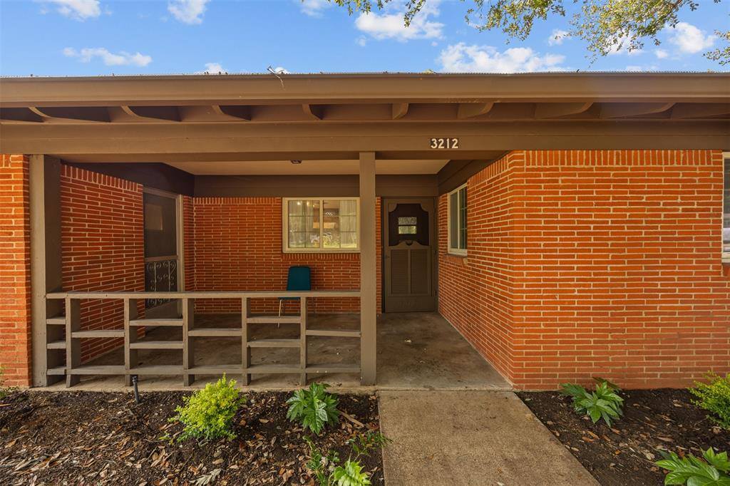 3212 Medina Avenue, Fort Worth, TX 76133