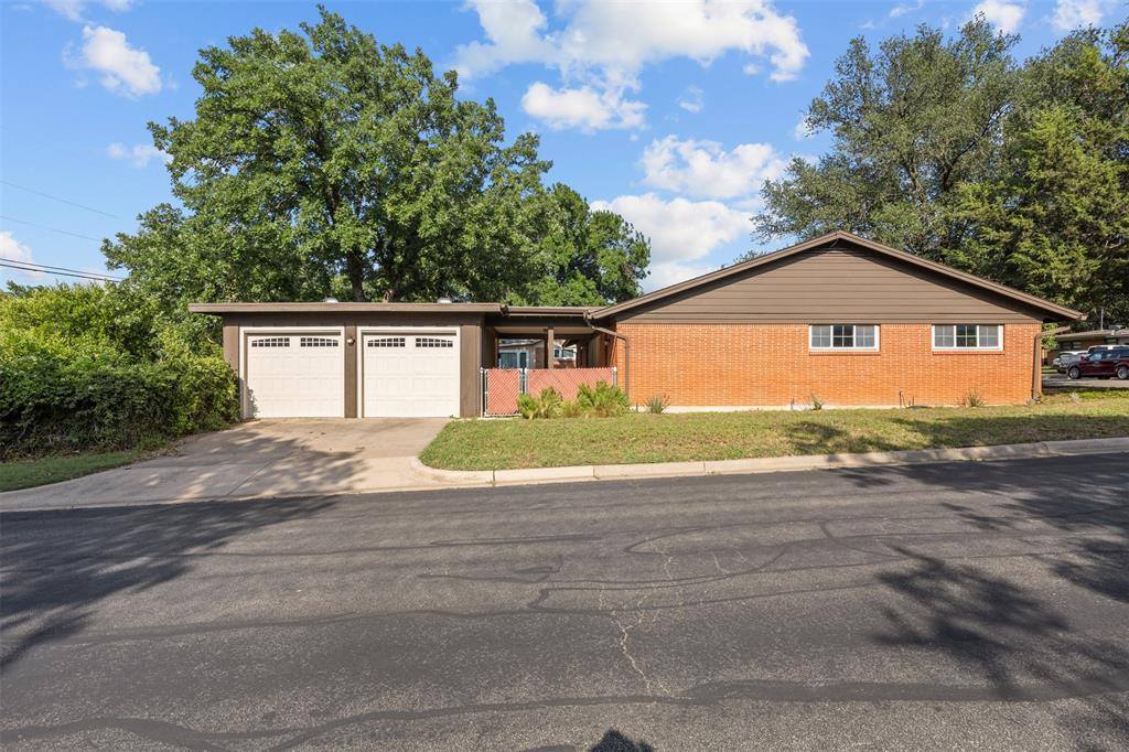 3212 Medina Avenue, Fort Worth, TX 76133