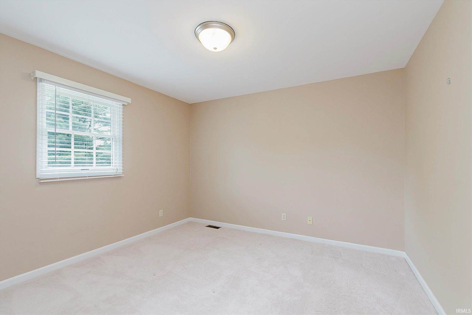 7305 W Saint Andrews Avenue, Yorktown, IN 47396