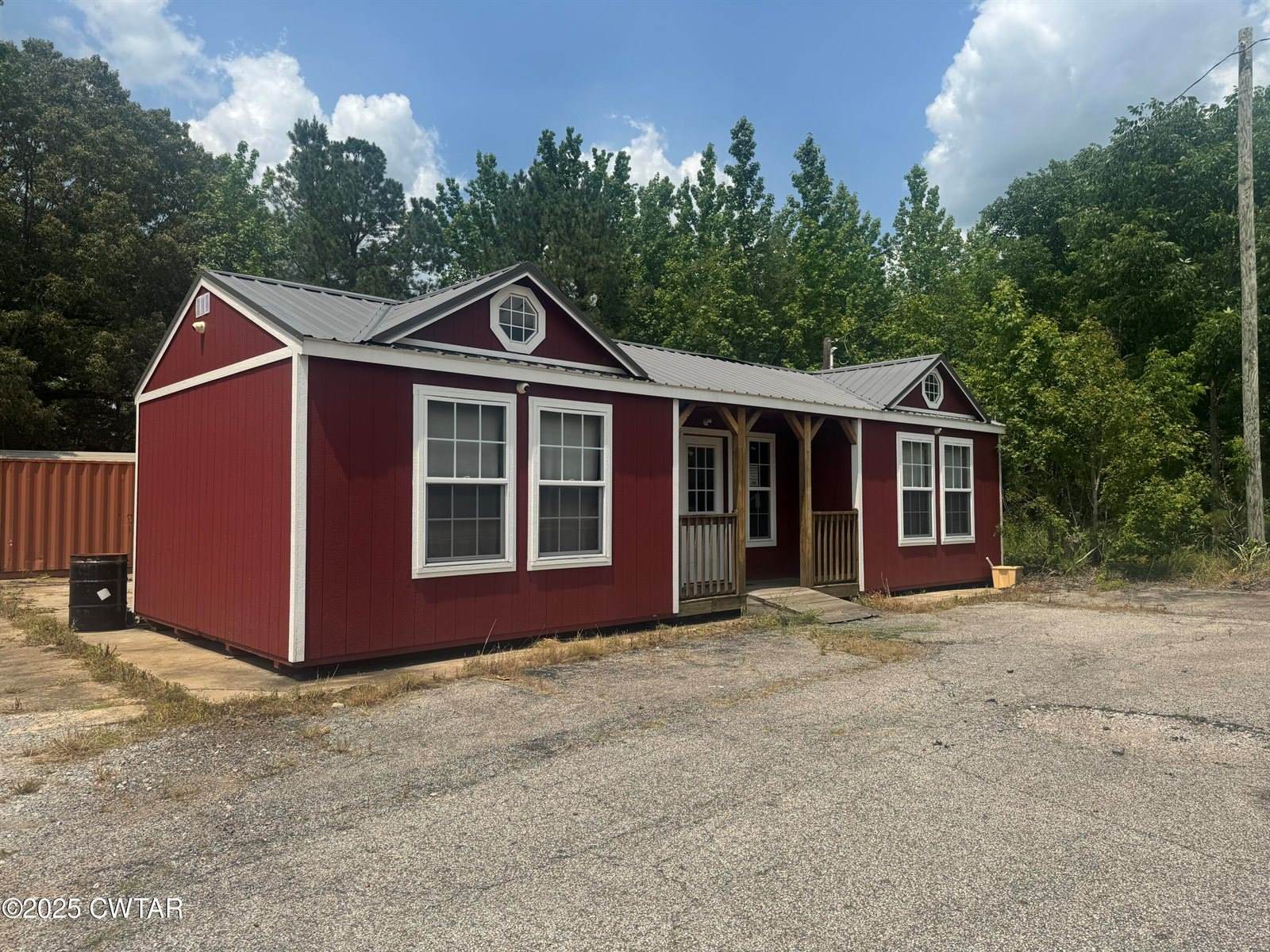 8705 State Route 100 E, Jacks Creek, TN 38347