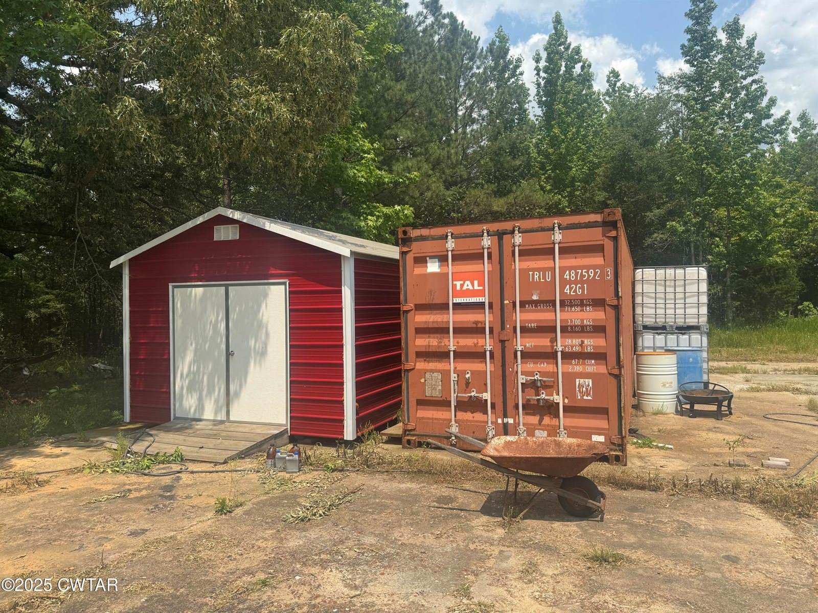 8705 State Route 100 E, Jacks Creek, TN 38347