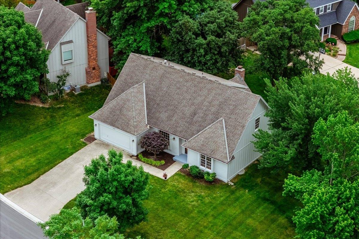 9509 W 116th Terrace, Overland Park, KS 66210