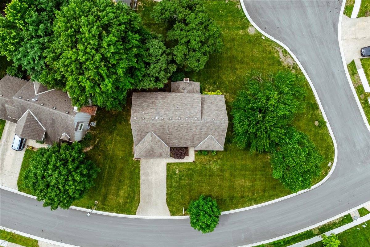 9509 W 116th Terrace, Overland Park, KS 66210