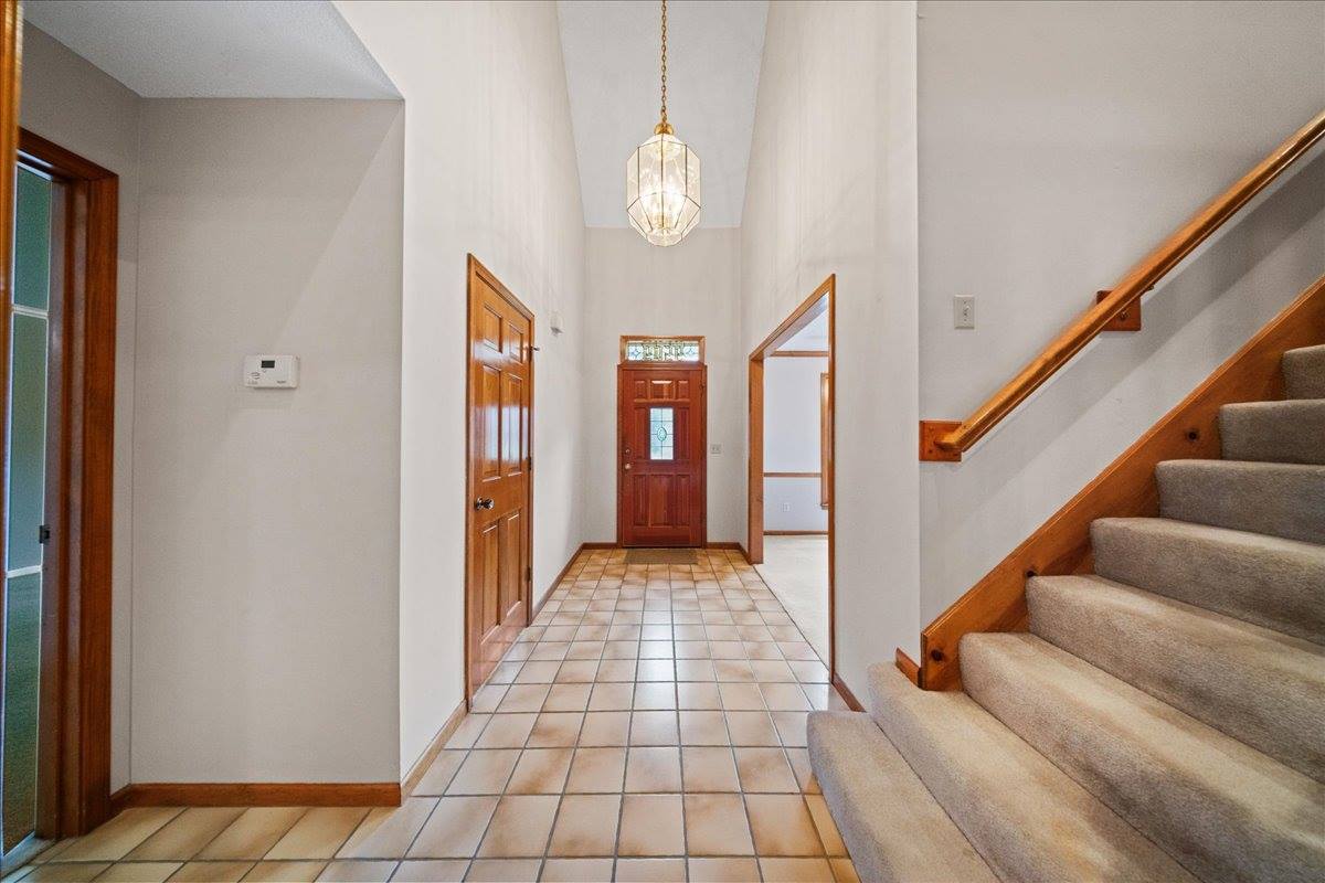 9509 W 116th Terrace, Overland Park, KS 66210