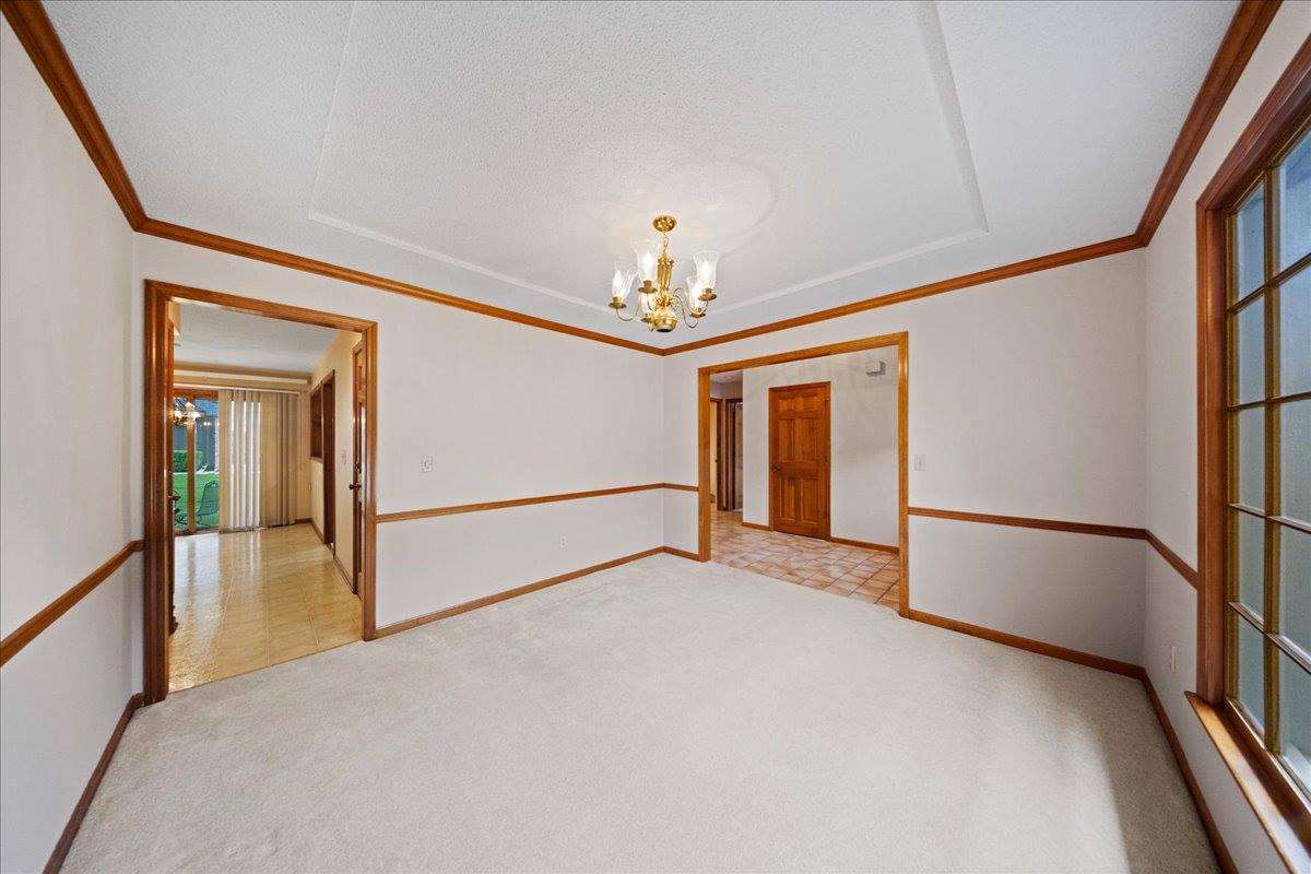 9509 W 116th Terrace, Overland Park, KS 66210