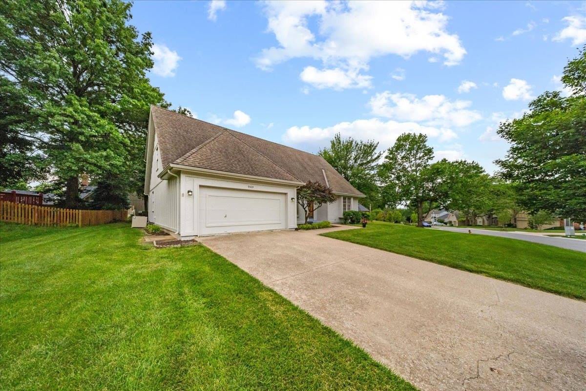 9509 W 116th Terrace, Overland Park, KS 66210