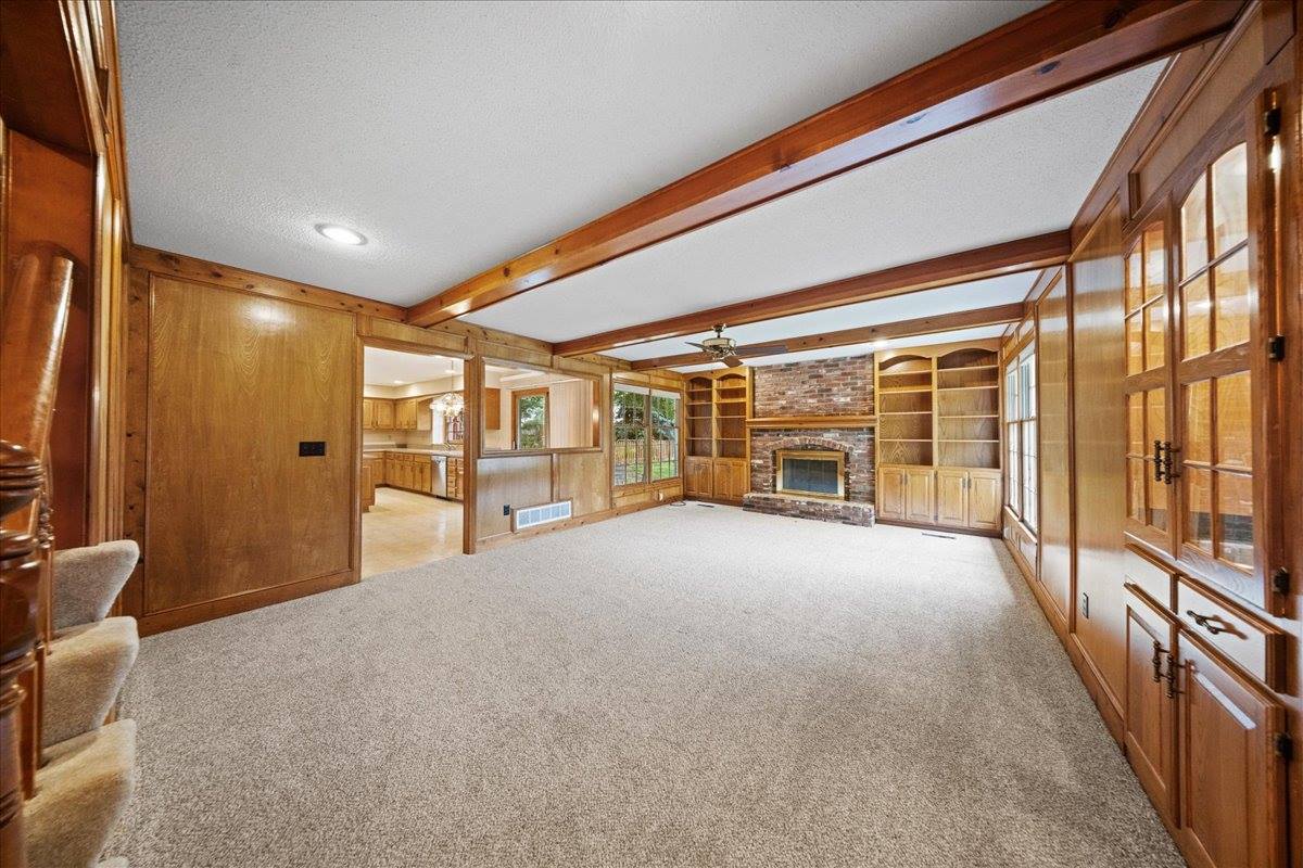 9509 W 116th Terrace, Overland Park, KS 66210