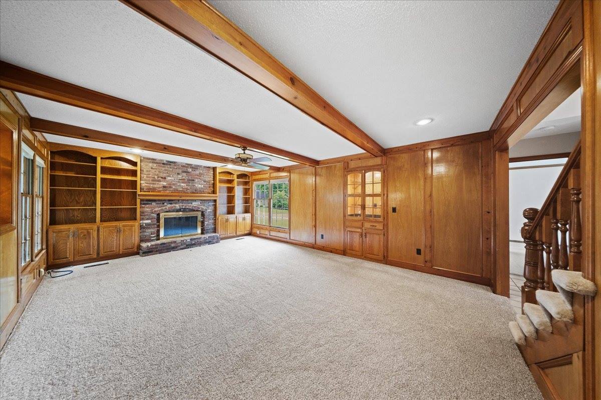 9509 W 116th Terrace, Overland Park, KS 66210