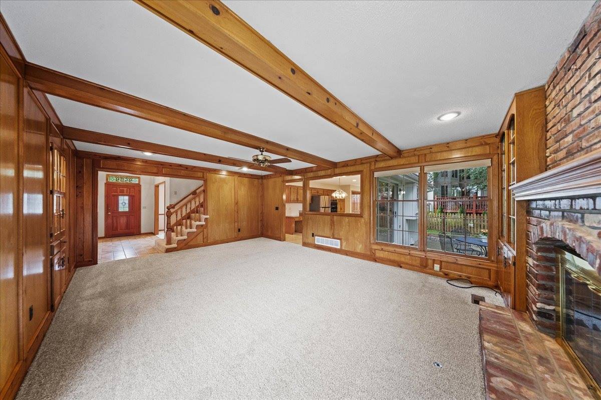 9509 W 116th Terrace, Overland Park, KS 66210